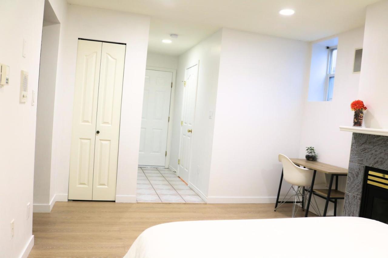 Pristine 3 Beds 2 Washroom Guest Suite Surrey Exterior photo
