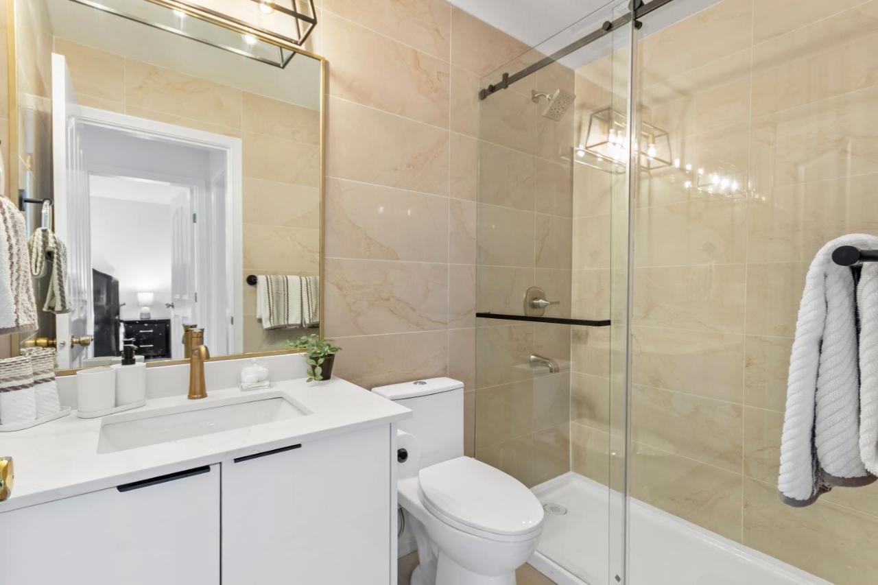Pristine 3 Beds 2 Washroom Guest Suite Surrey Exterior photo