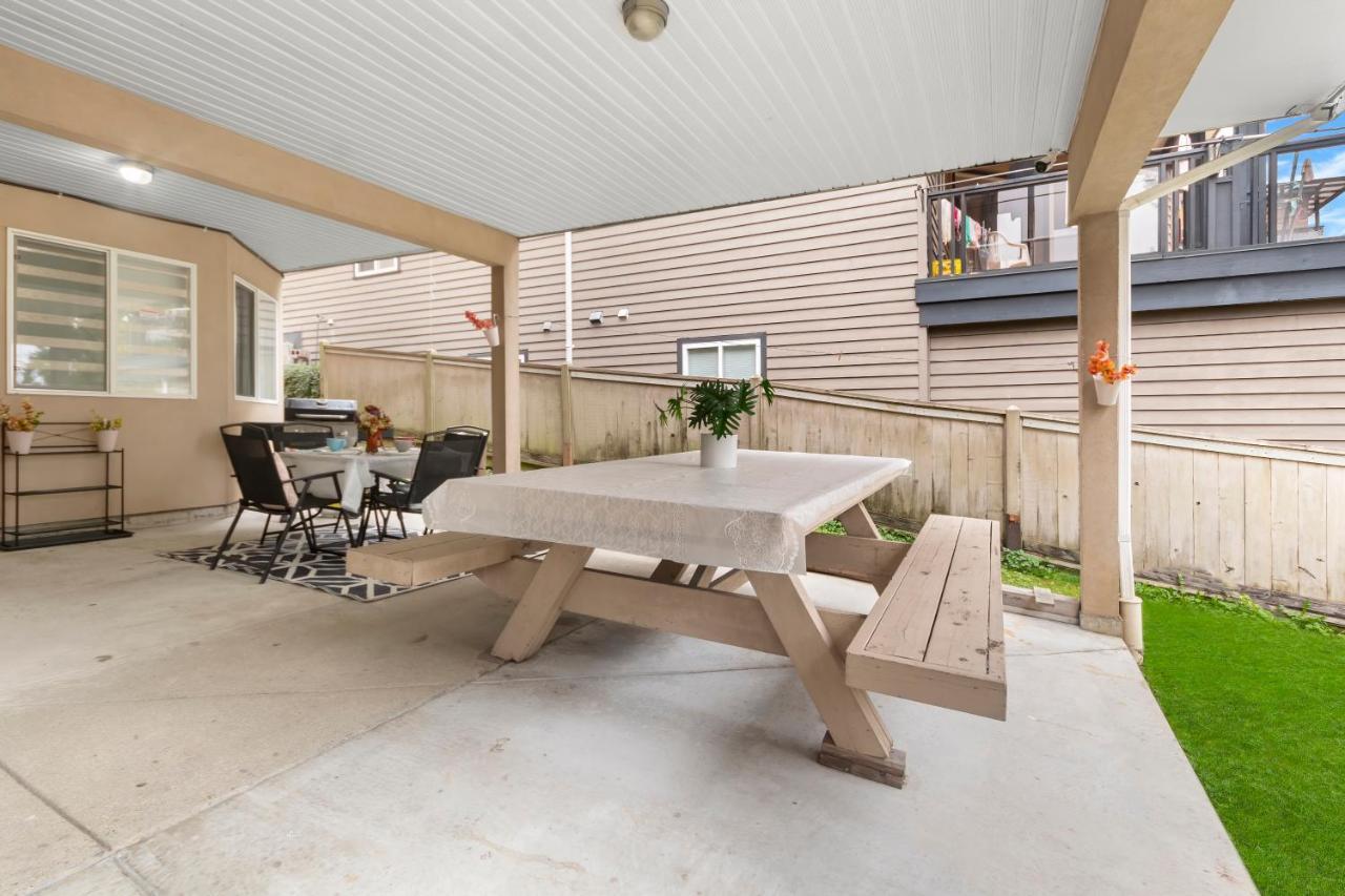 Pristine 3 Beds 2 Washroom Guest Suite Surrey Exterior photo