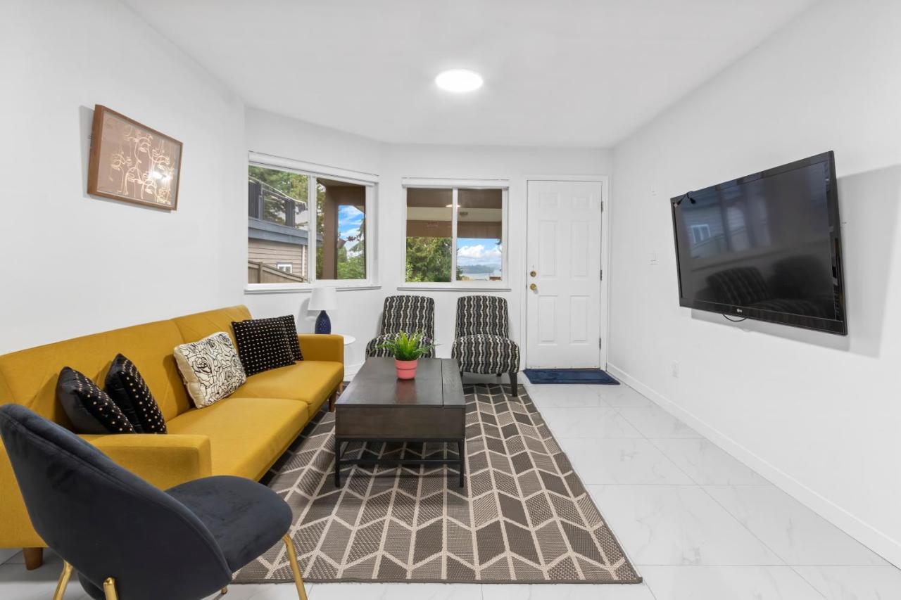 Pristine 3 Beds 2 Washroom Guest Suite Surrey Exterior photo
